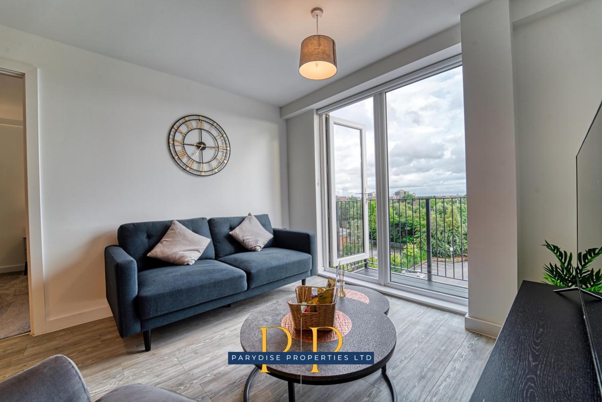 The Middlewood Plaza Suite - By Parydise Properties - Business Or Leisure Stays, Central Location, Sleeps 4, Salford 曼彻斯特 外观 照片
